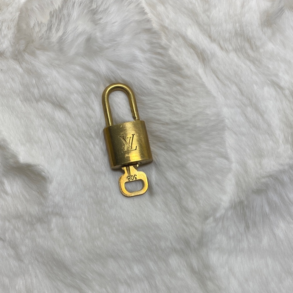 Louis Vuitton Gold Padlock and Key Charm - Gold - PRE LOVED